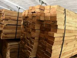 Řezané borovicového dřevo, prkna