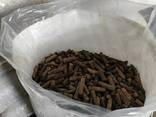 Fuel wood pellets in granules. Пеллеты топливные деревянные в гранулах - фото 1