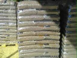 Пеллеты древесные 6-8мм. Producer sells wood pellets 6-8mm.
