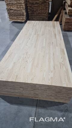 Masivní lepené desky / Desky z borovice spojené na mikrozávity