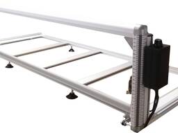 Stroj na řezání pěnového plastu "Trimmer - 250"